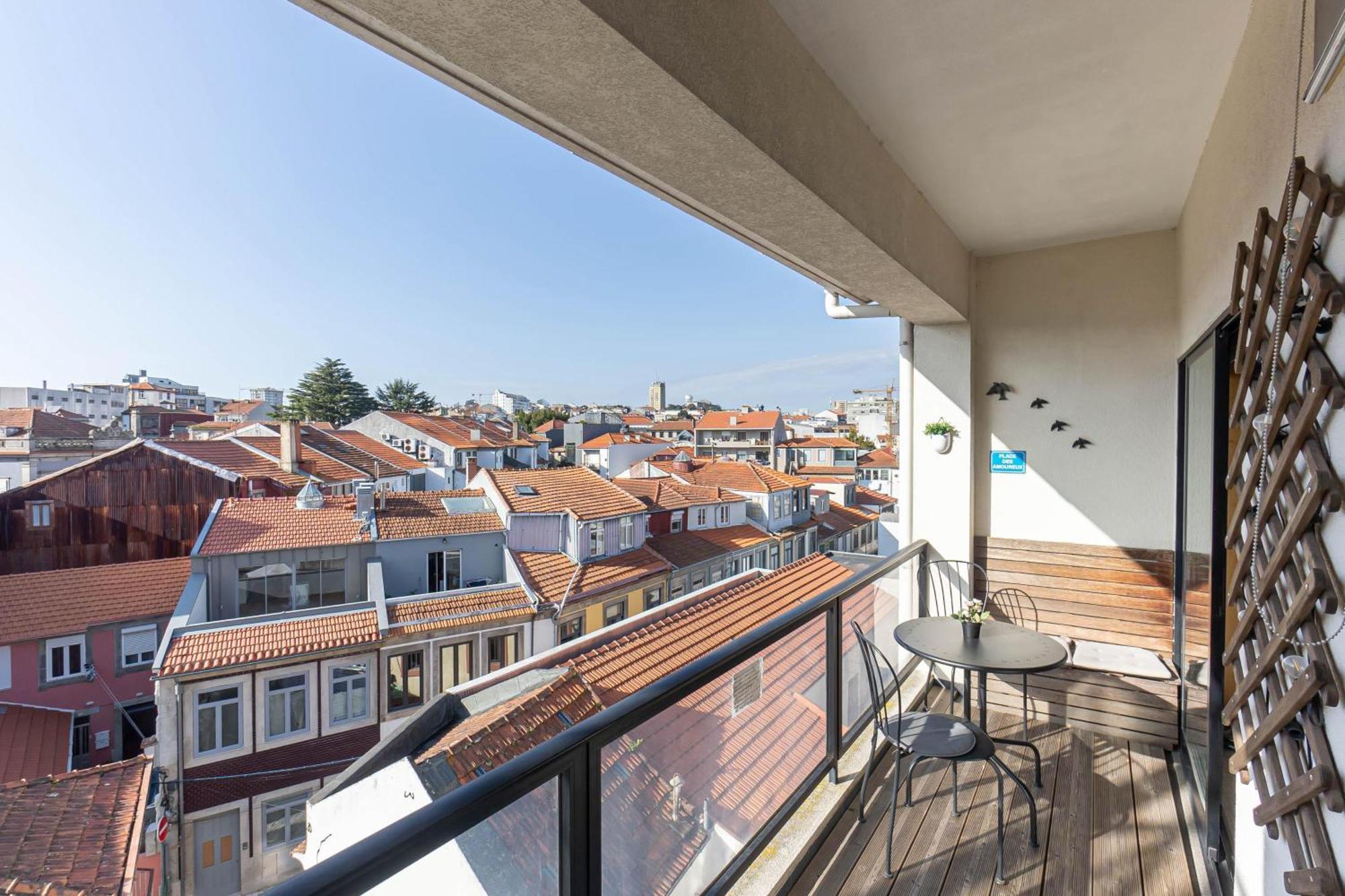 Top Floor Apartment With Sunny Balconies Porto Luaran gambar