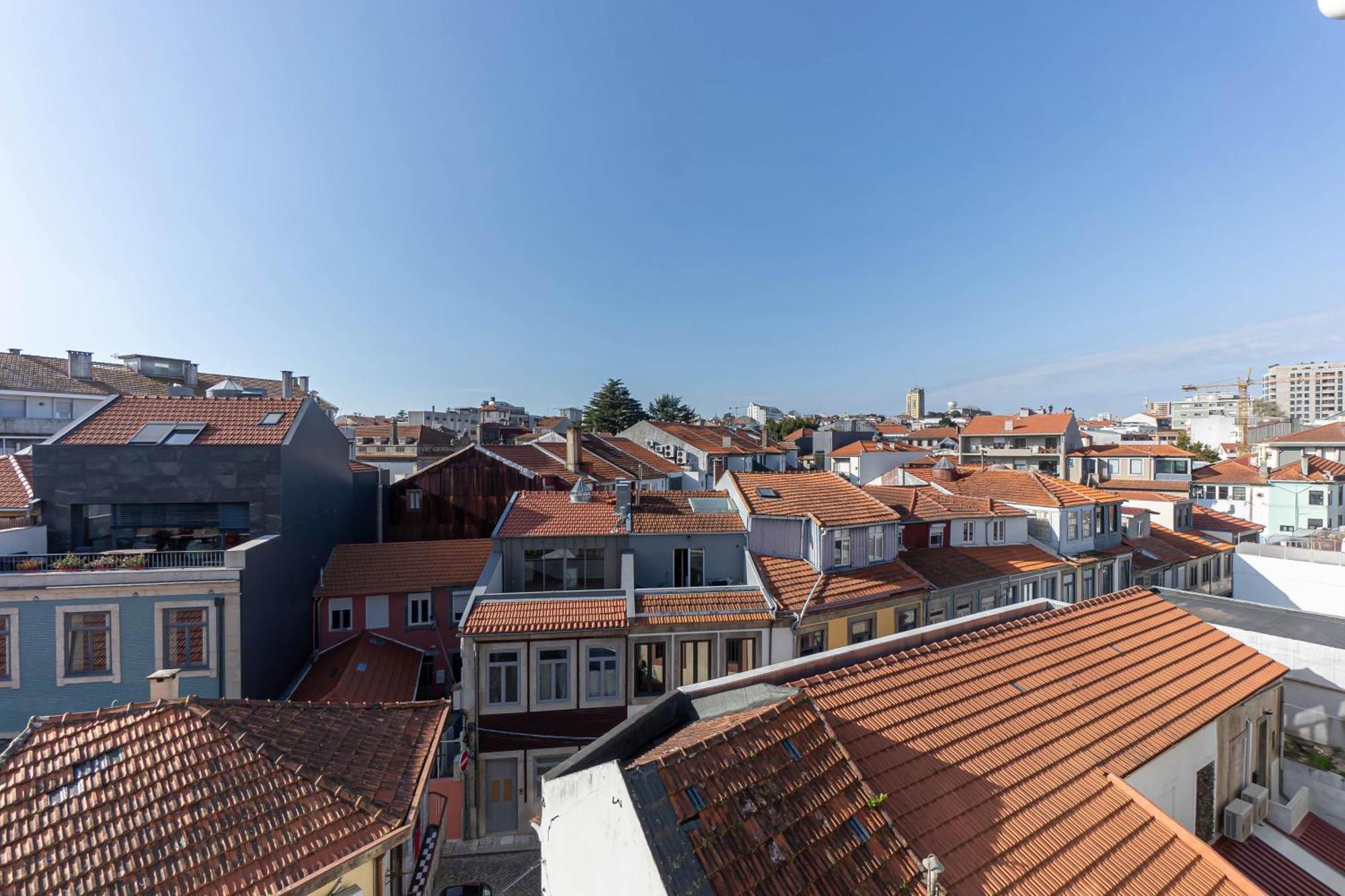 Top Floor Apartment With Sunny Balconies Porto Luaran gambar